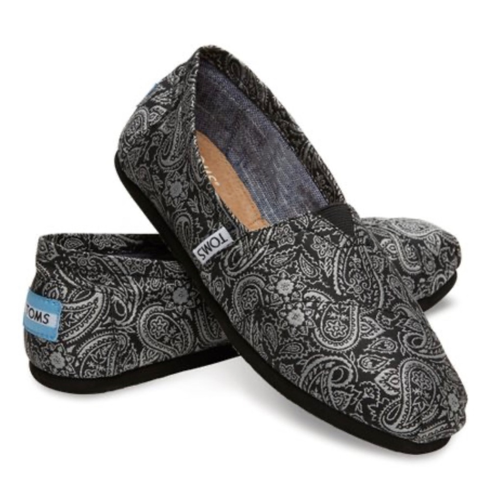 Toms Black and Silver Paisley Classic shoes. Like new conditions. Size 6.5